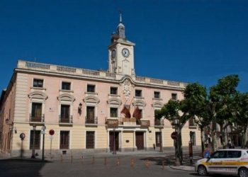 El Ayuntamiento de Alcalá sigue expedientando